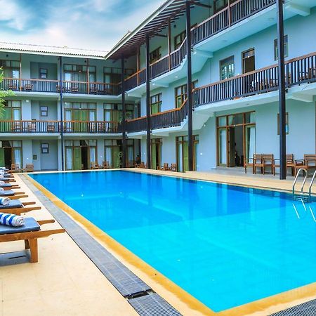 เฟรสโกวอเตอร์วิลลา Hotel สิกิริยา ภายนอก รูปภาพ