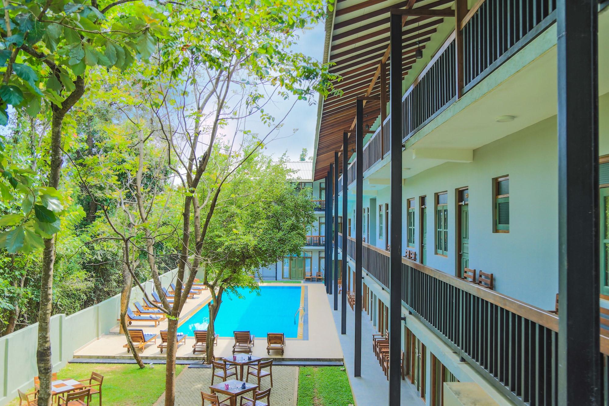 เฟรสโกวอเตอร์วิลลา Hotel สิกิริยา ภายนอก รูปภาพ