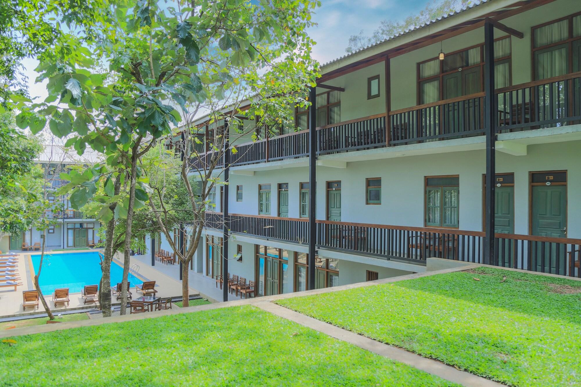 เฟรสโกวอเตอร์วิลลา Hotel สิกิริยา ภายนอก รูปภาพ