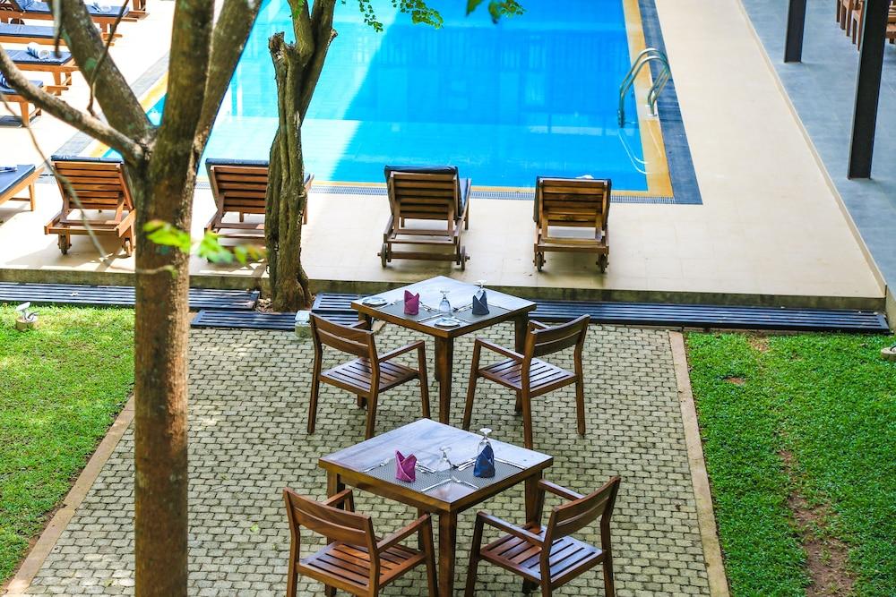 เฟรสโกวอเตอร์วิลลา Hotel สิกิริยา ภายนอก รูปภาพ