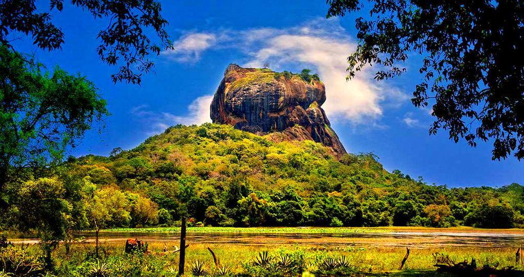 เฟรสโกวอเตอร์วิลลา Hotel สิกิริยา ภายนอก รูปภาพ
