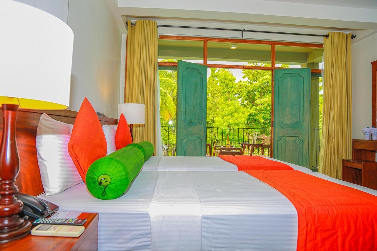เฟรสโกวอเตอร์วิลลา Hotel สิกิริยา ภายนอก รูปภาพ