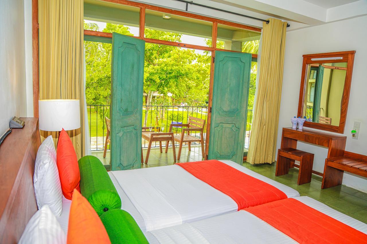 เฟรสโกวอเตอร์วิลลา Hotel สิกิริยา ภายนอก รูปภาพ